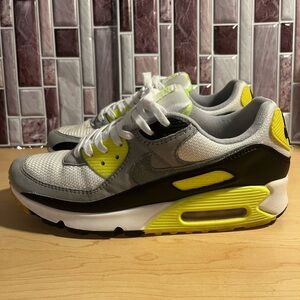 Nike Air Max 90 Volt Size 9 Sneakers 2020